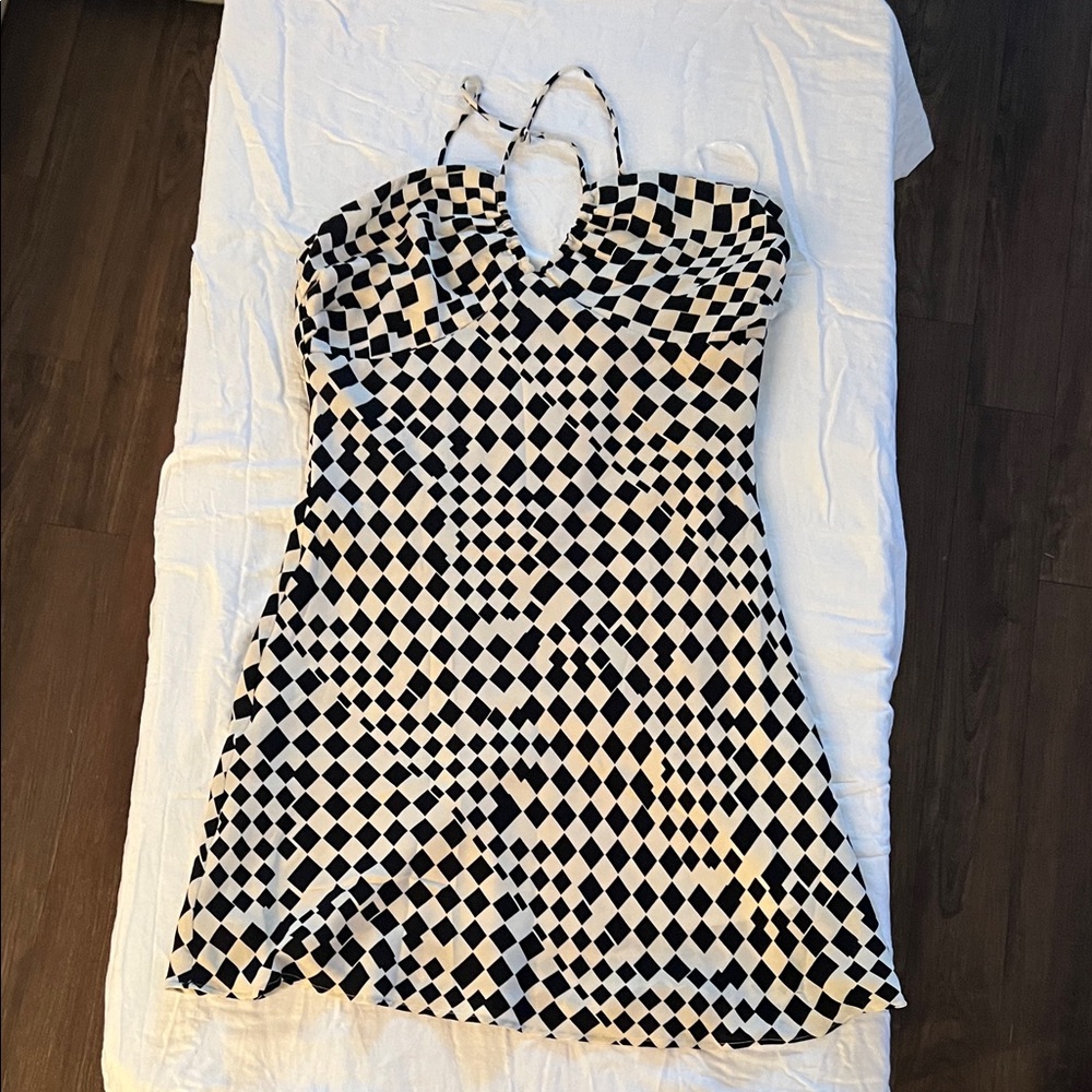 Elegant Checkered Backless Dress